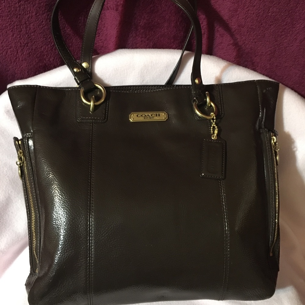 Coach Gallery Patent Leather North/South Bag